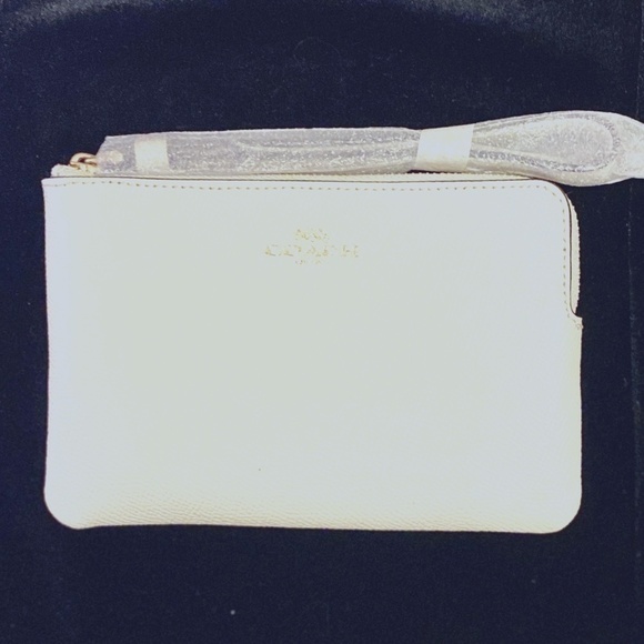 New Coach Corner Zip Wristlet - Picture 4 of 9